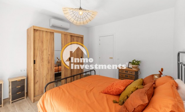 Reventa - Chalet adosado - Torrevieja