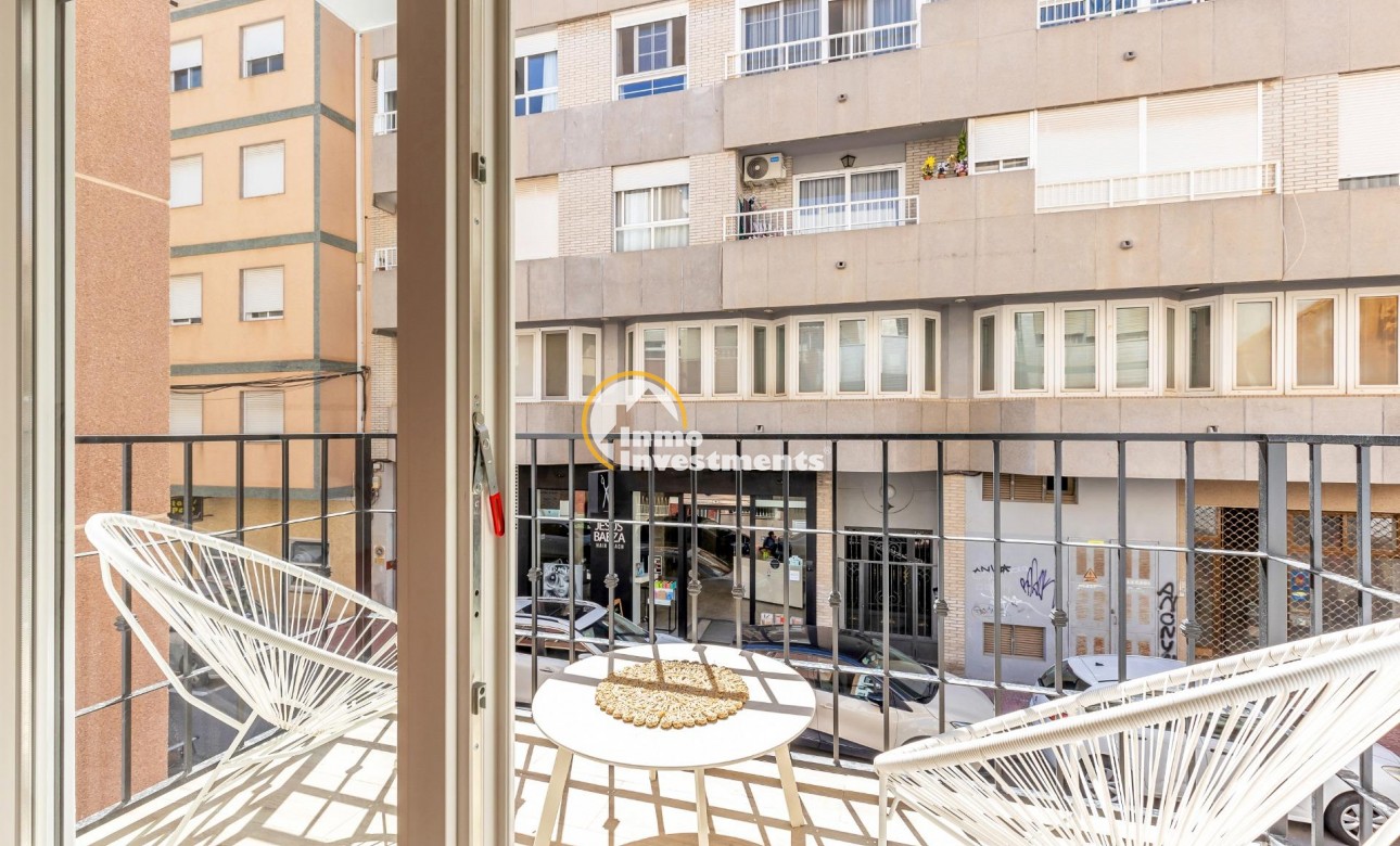 Reventa - Chalet adosado - Torrevieja