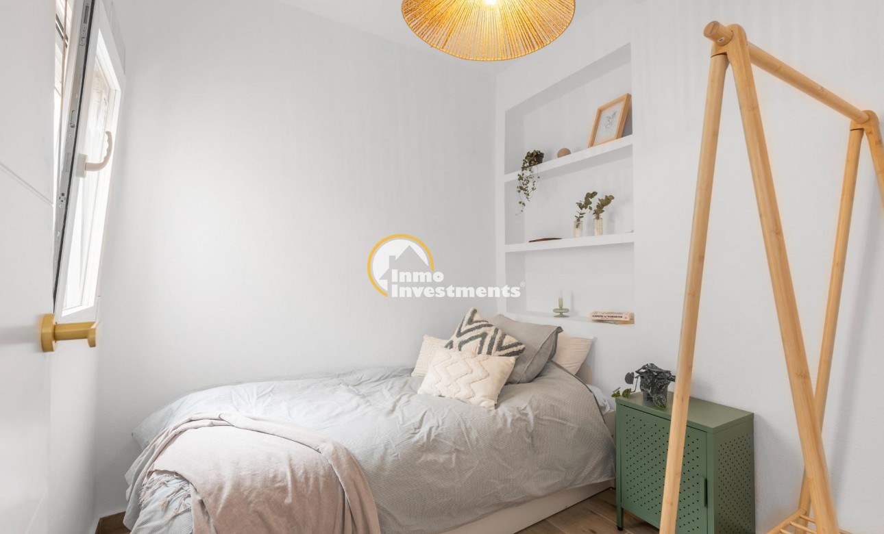 Reventa - Chalet adosado - Torrevieja