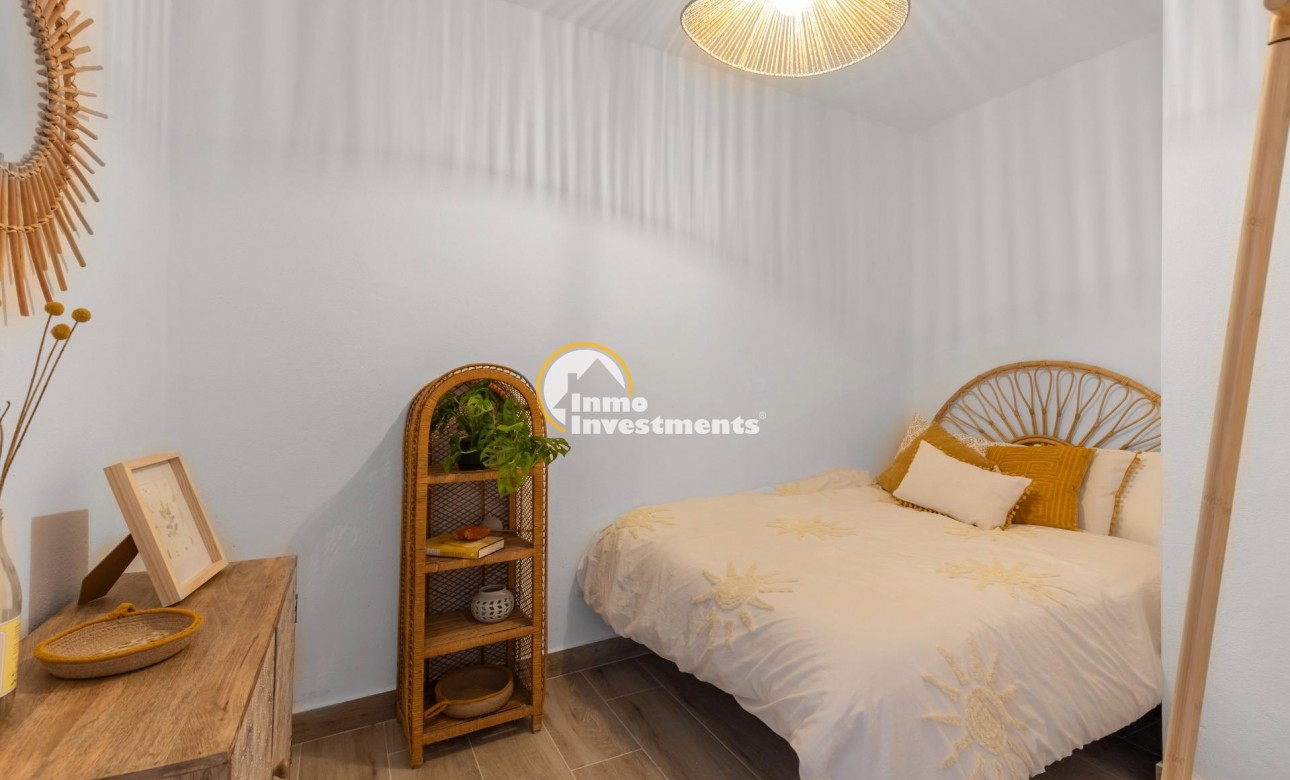 Reventa - Chalet adosado - Torrevieja