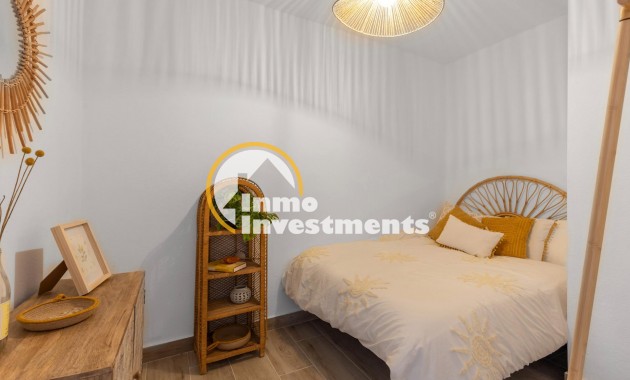 Reventa - Chalet adosado - Torrevieja