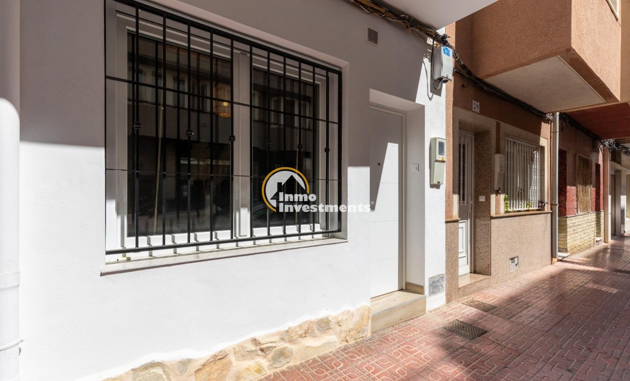 Reventa - Chalet adosado - Torrevieja