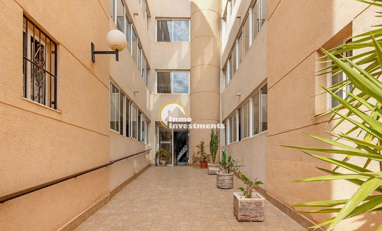 Resale - Apartment - Torrevieja - La Siesta - El Salado - Torreta
