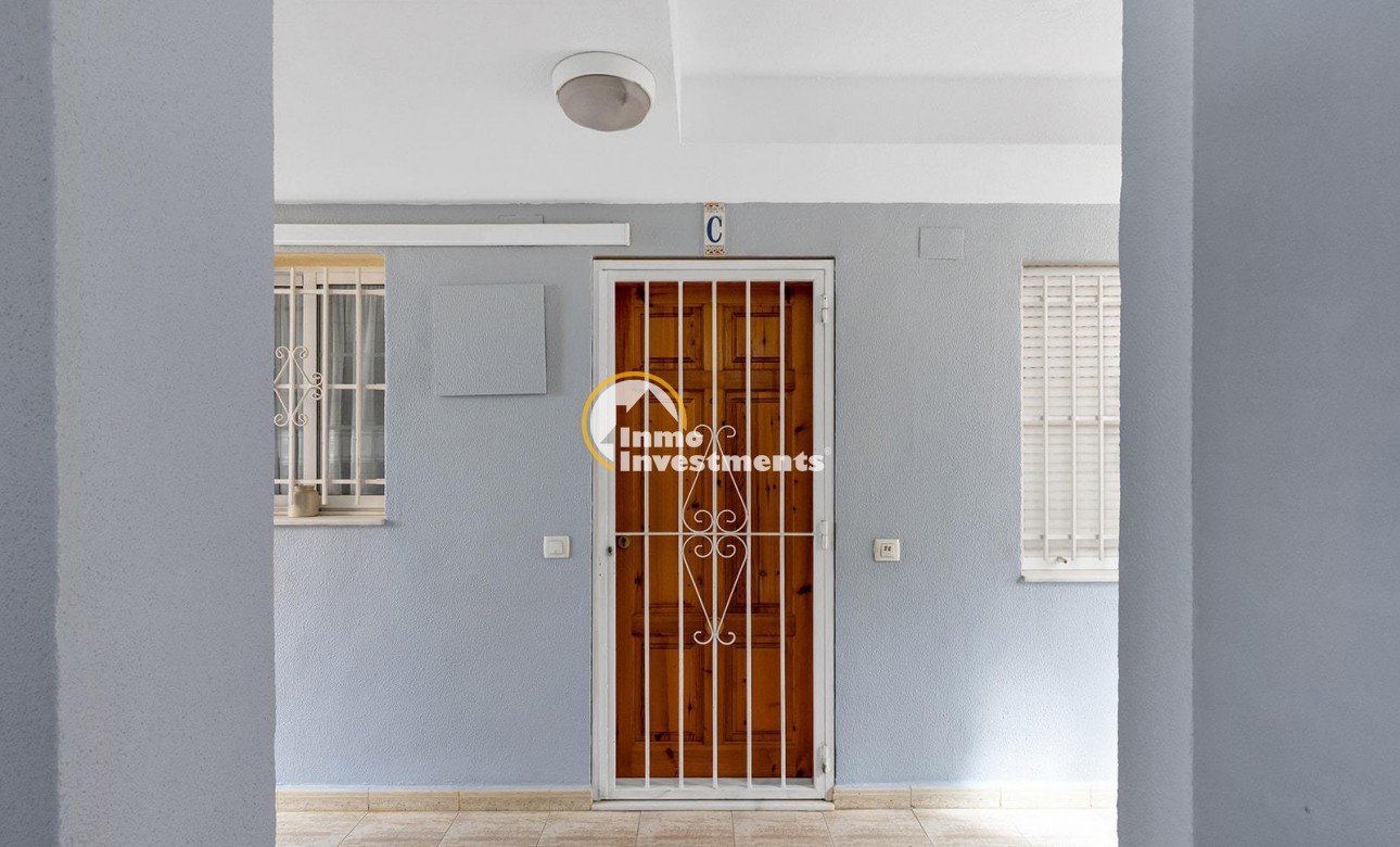 Resale - Apartment - Torrevieja - La Siesta - El Salado - Torreta