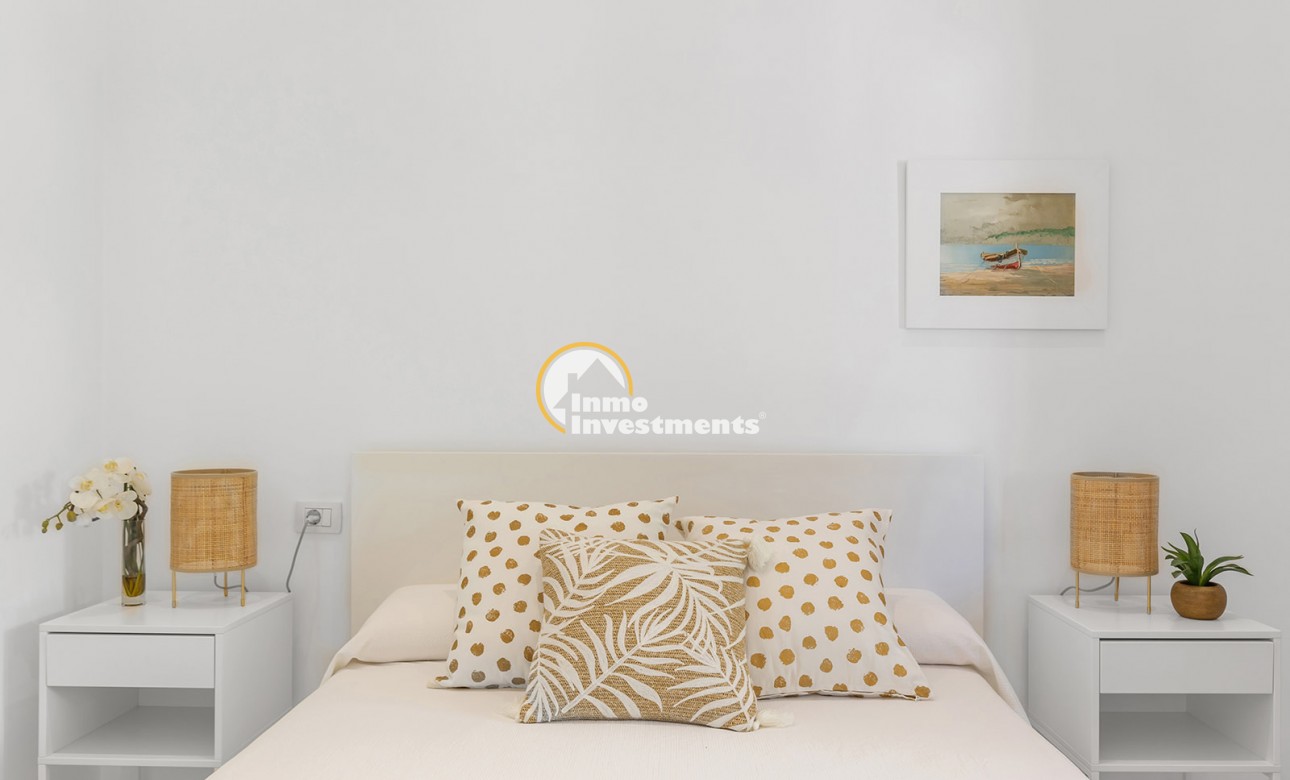 Resale - Villa - Punta Prima - Beachside