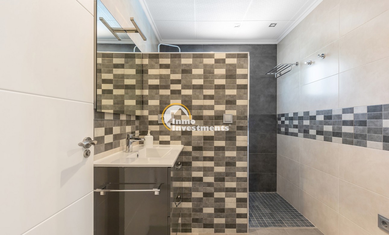 Resale - Villa - Punta Prima - Beachside