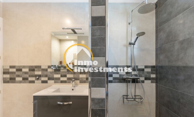 Resale - Villa - Punta Prima - Beachside