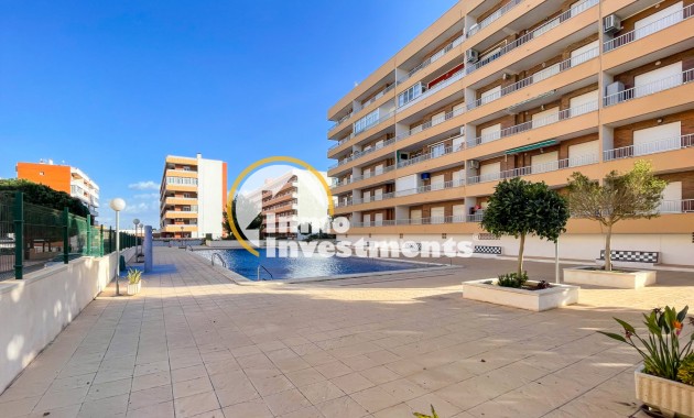 Resale - Apartment - Punta Prima - Beachside