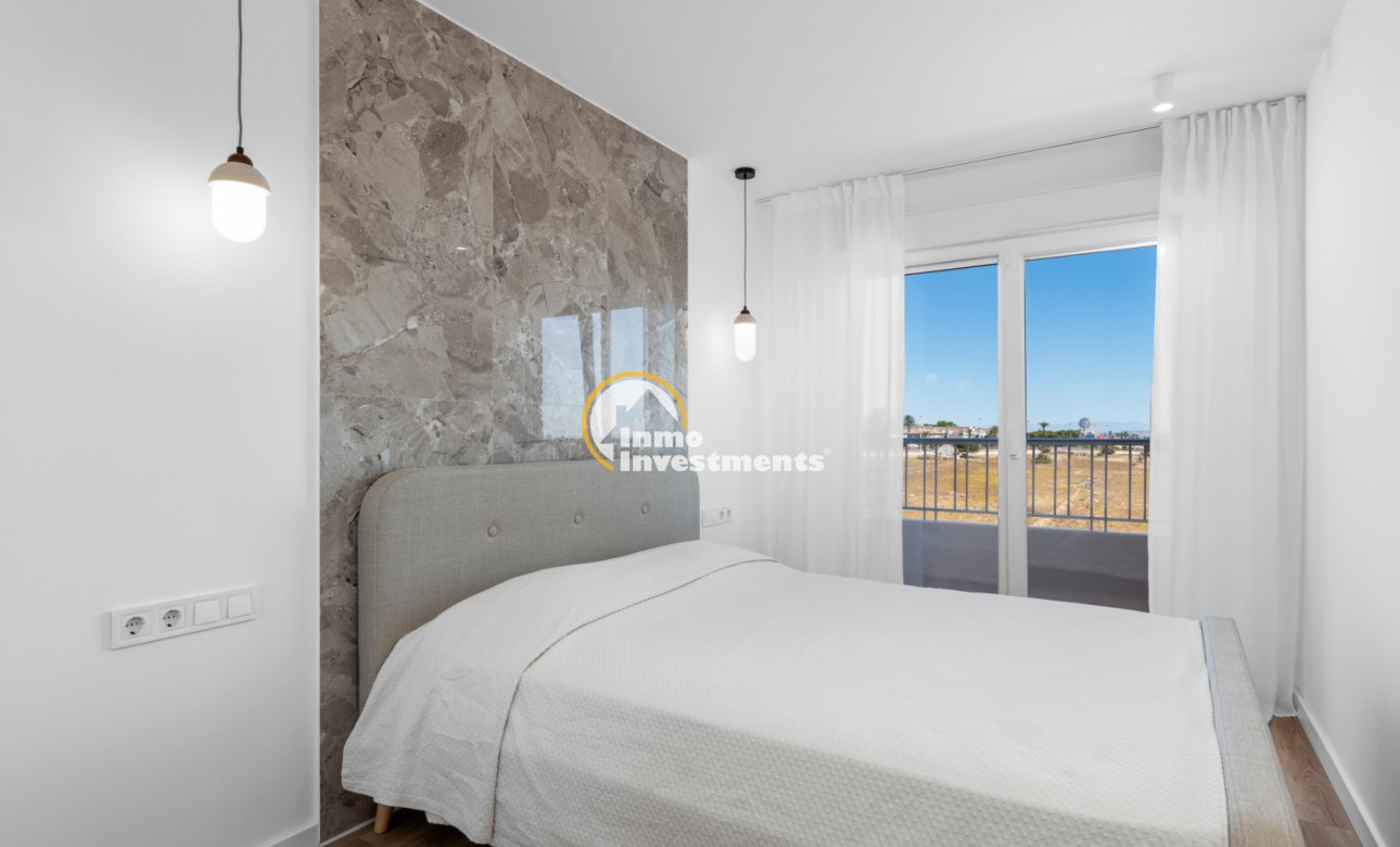 Resale - Apartment - Punta Prima - Beachside