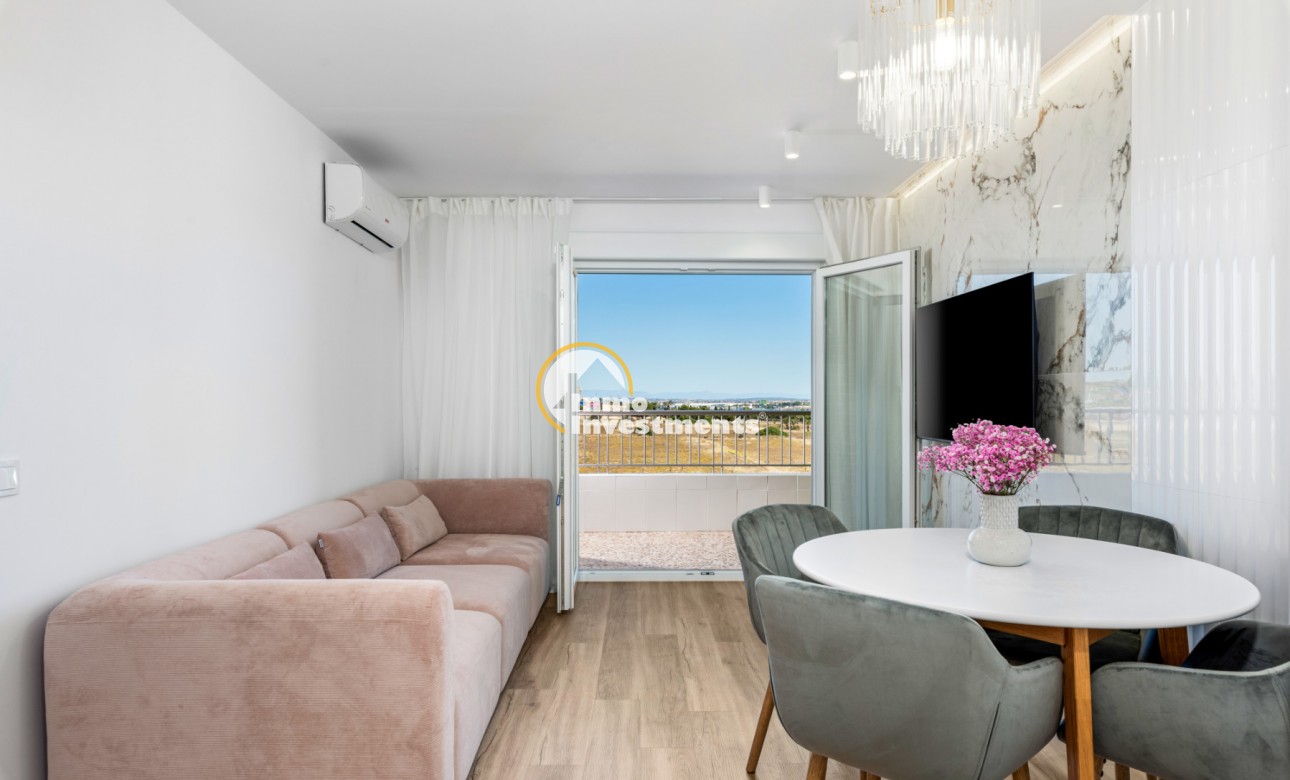 Resale - Apartment - Punta Prima - Beachside