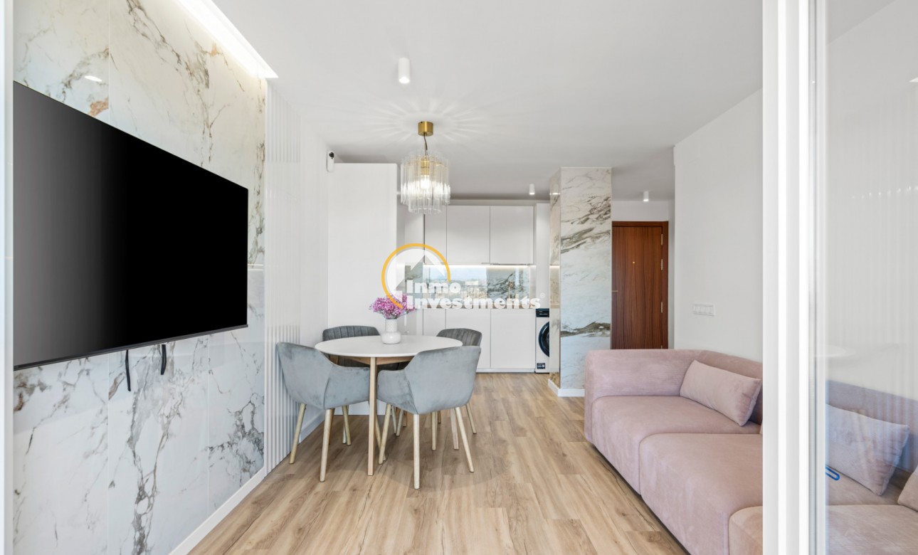 Resale - Apartment - Punta Prima - Beachside