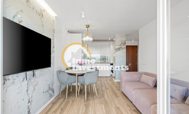 Resale - Apartment - Punta Prima - Beachside