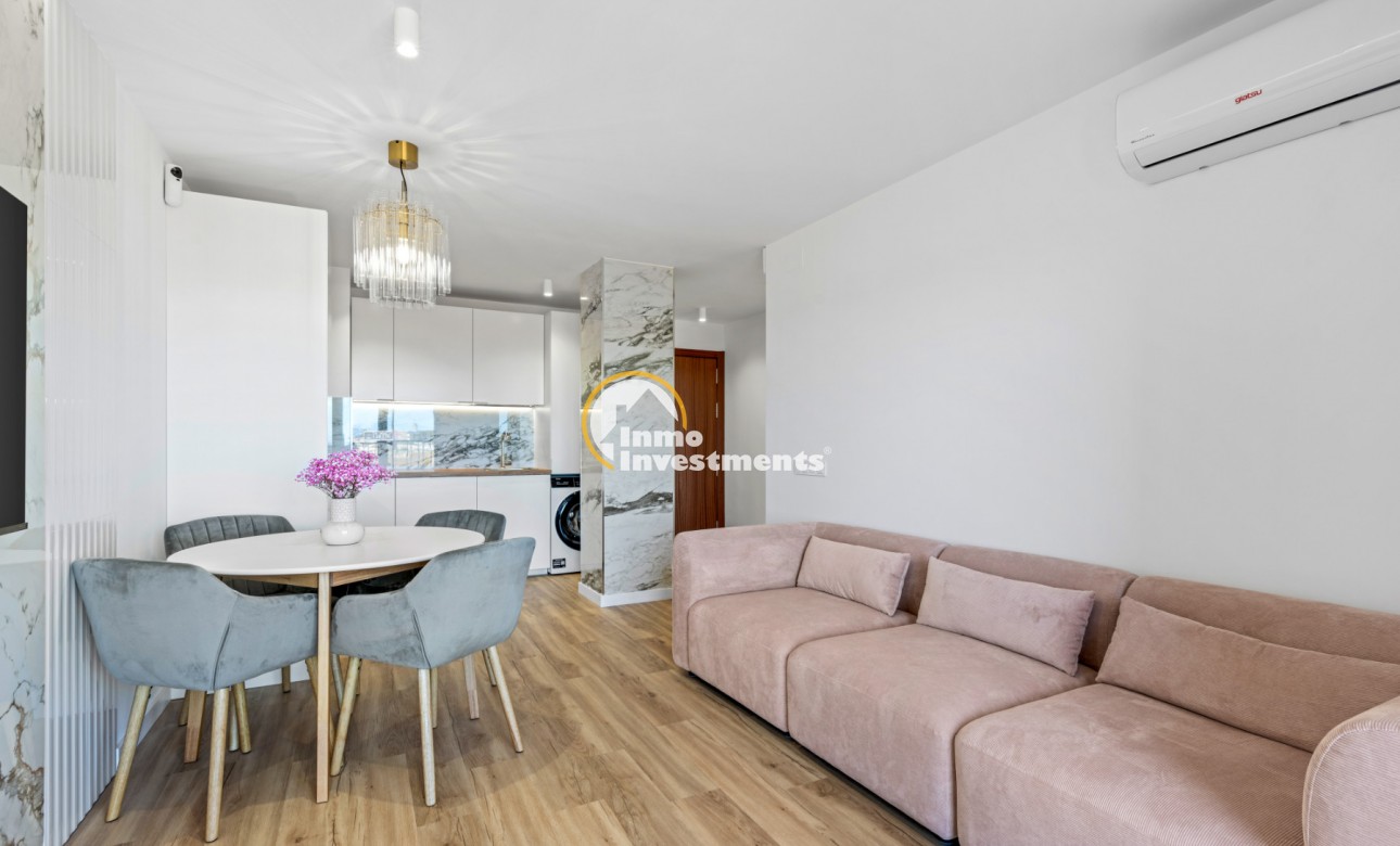 Resale - Apartment - Punta Prima - Beachside