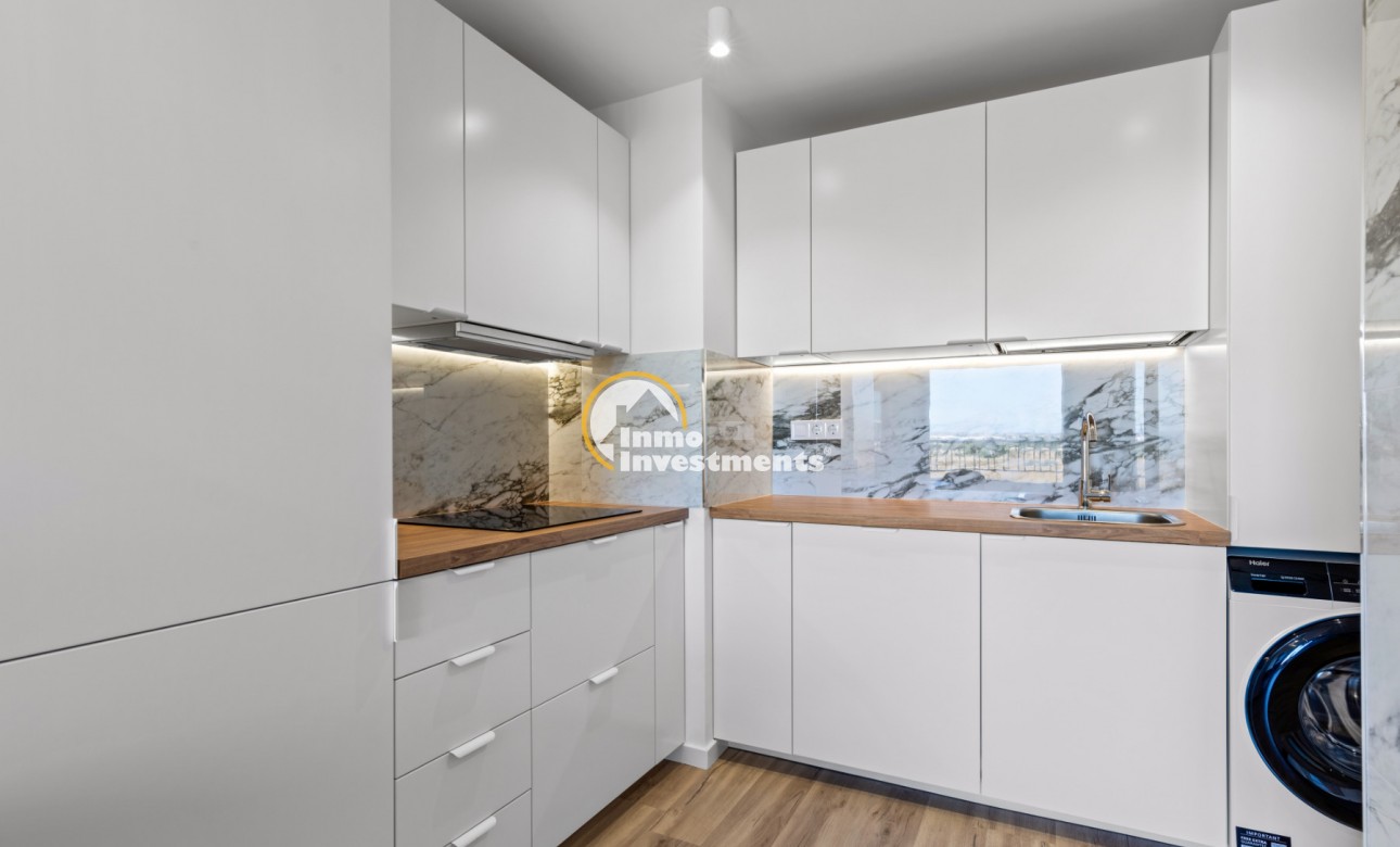 Resale - Apartment - Punta Prima - Beachside