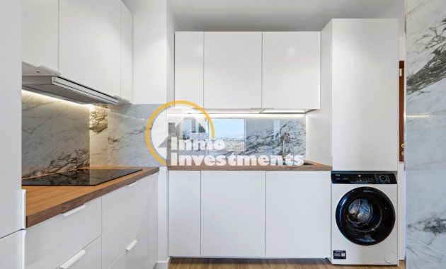 Resale - Apartment - Punta Prima - Beachside