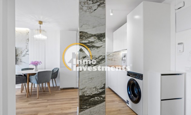 Resale - Apartment - Punta Prima - Beachside