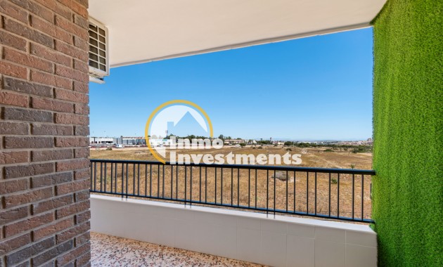Resale - Apartment - Punta Prima - Beachside