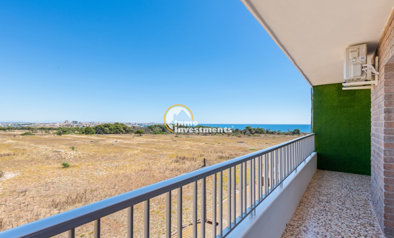 Resale - Apartment - Punta Prima - Beachside