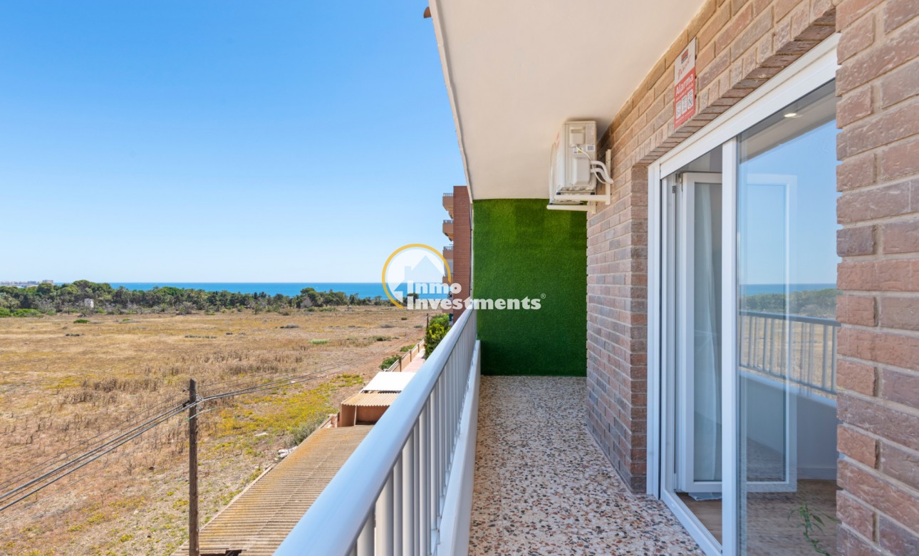 Resale - Apartment - Punta Prima - Beachside