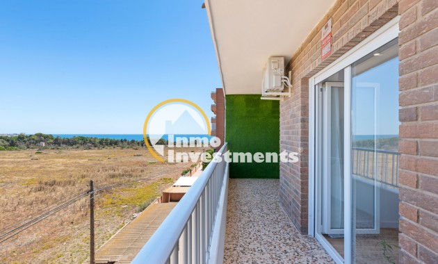 Resale - Apartment - Punta Prima - Beachside