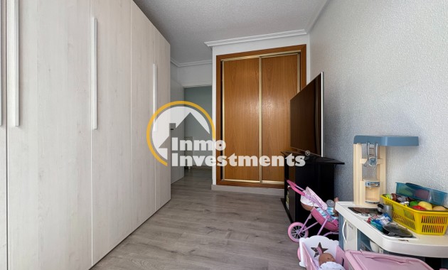 Resale - Apartment - Torrevieja - Centro