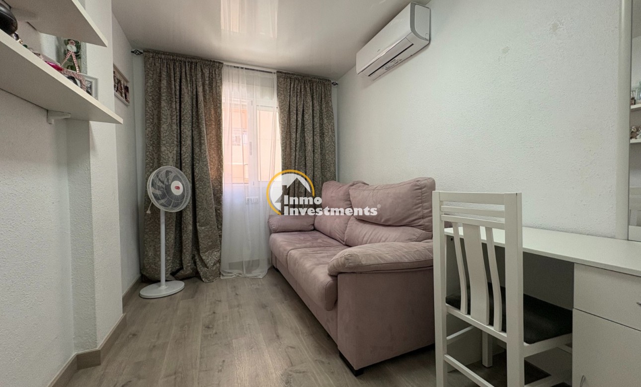 Resale - Apartment - Torrevieja - Centro