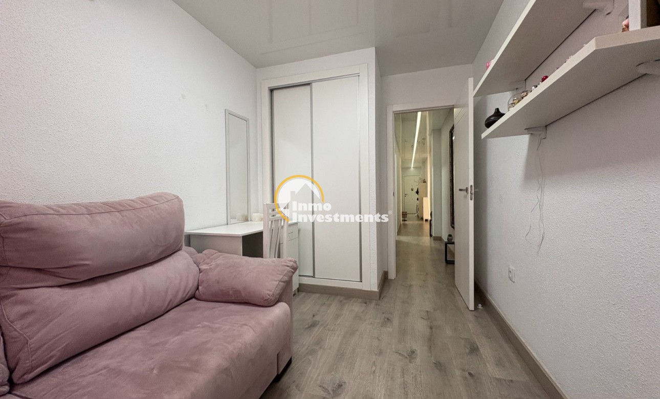 Resale - Apartment - Torrevieja - Centro