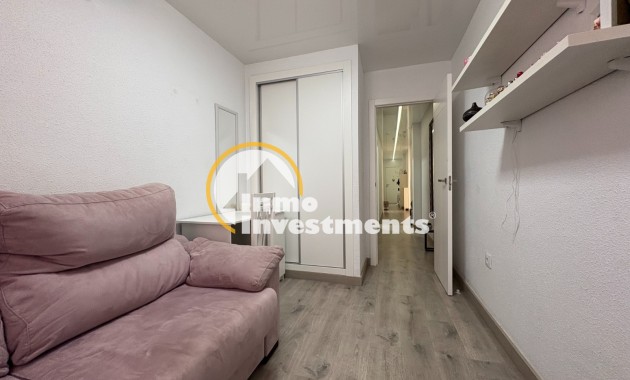 Resale - Apartment - Torrevieja - Centro