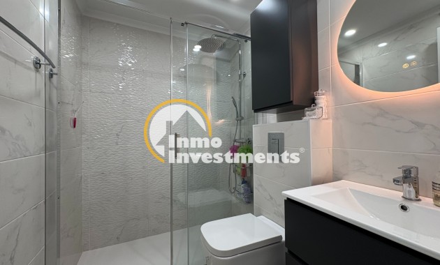 Resale - Apartment - Torrevieja - Centro