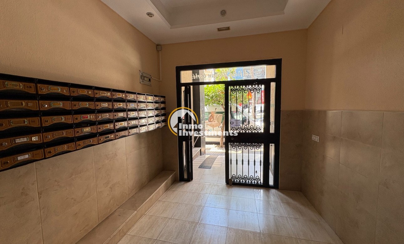 Resale - Apartment - Torrevieja - Centro