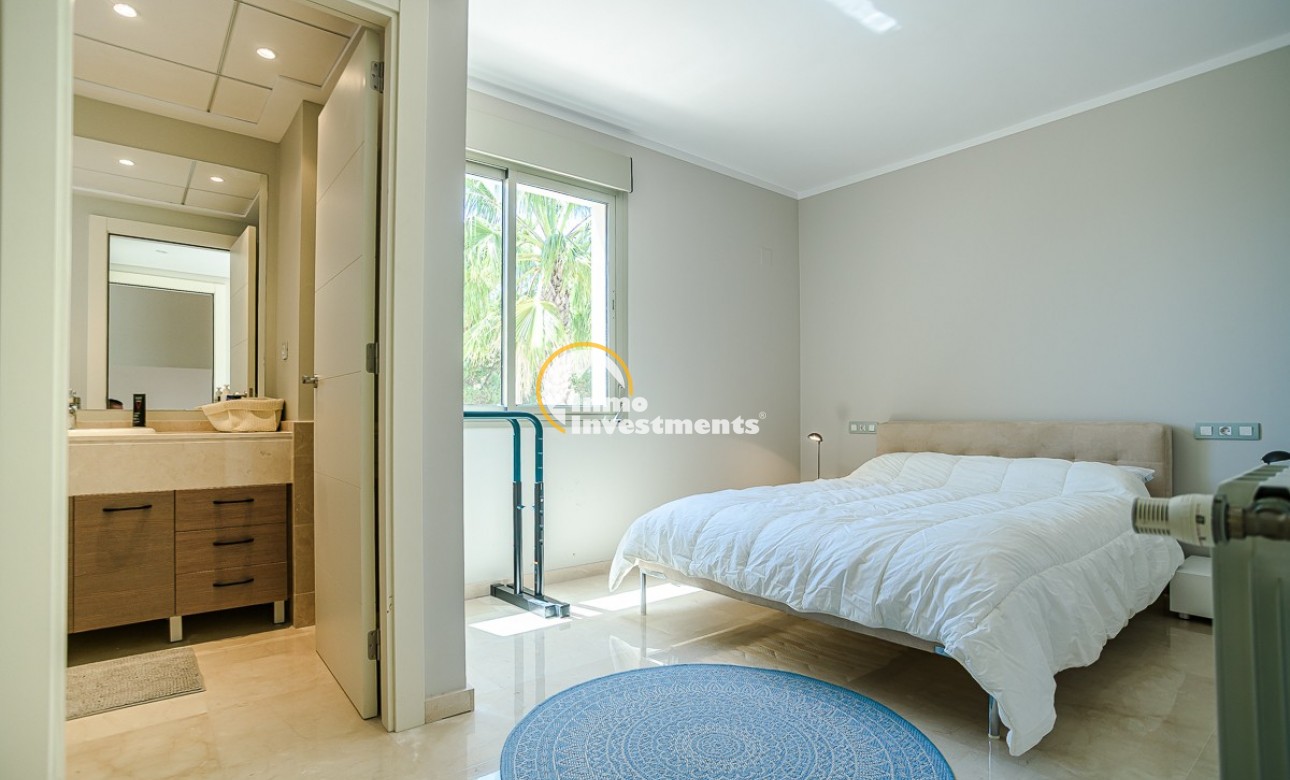 Resale - Villa - Orihuela Costa - Las Colinas