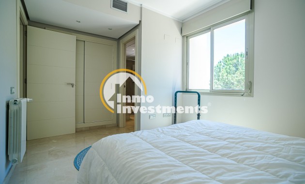 Resale - Villa - Orihuela Costa - Las Colinas