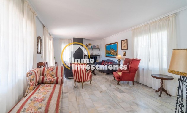 Resale - Villa - La Mata