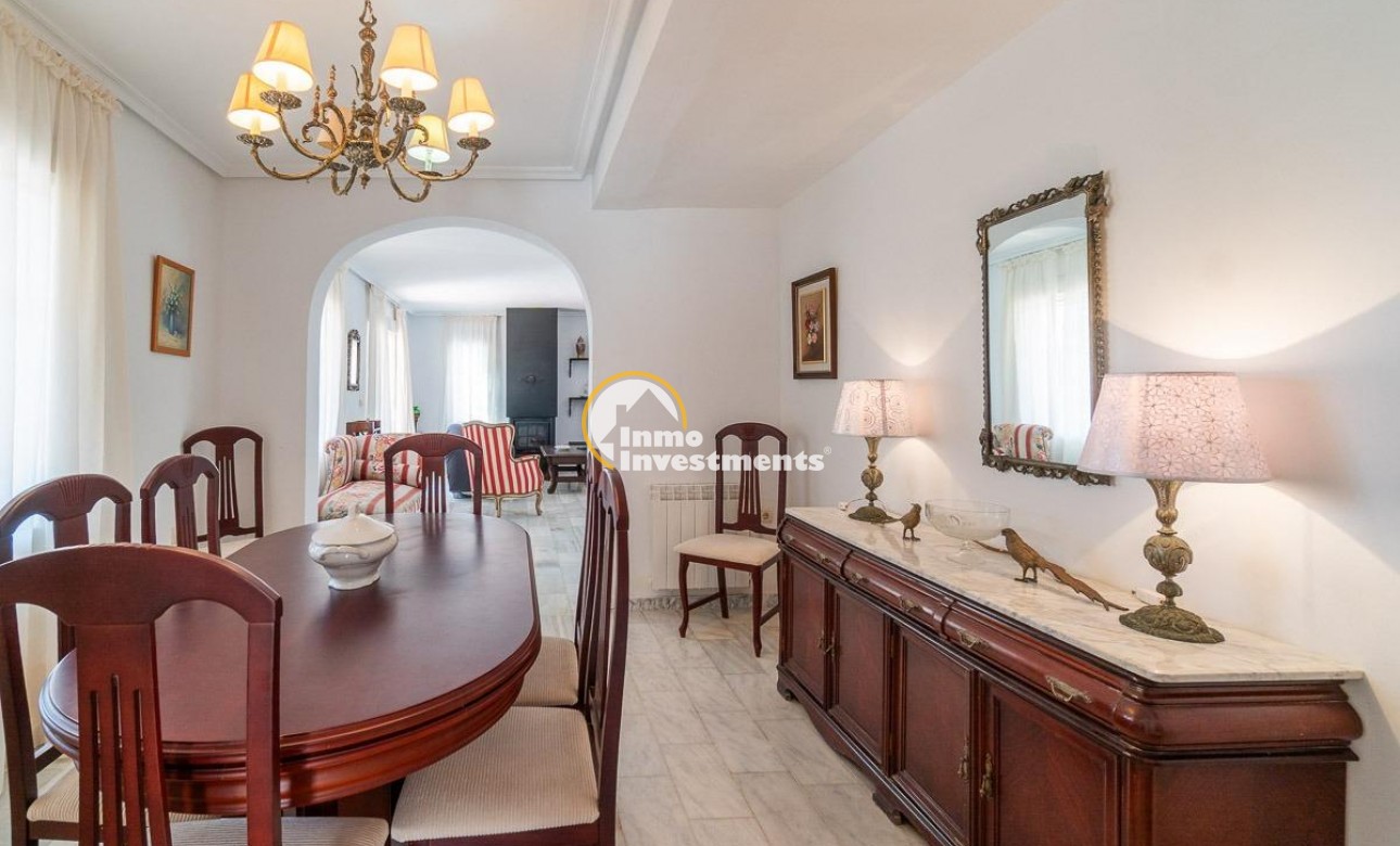 Resale - Villa - La Mata