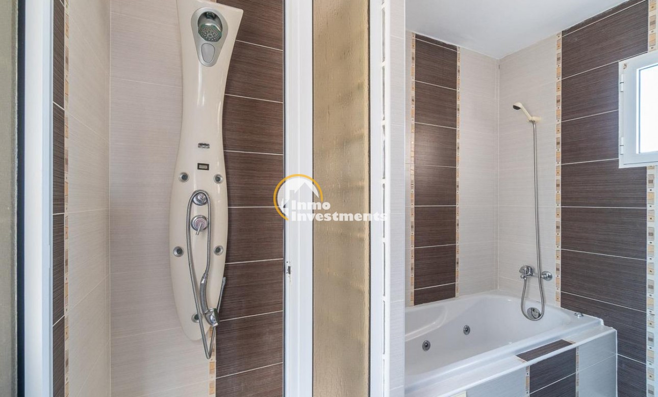 Resale - Villa - La Mata