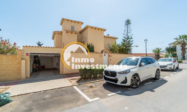 Resale - Villa - La Mata