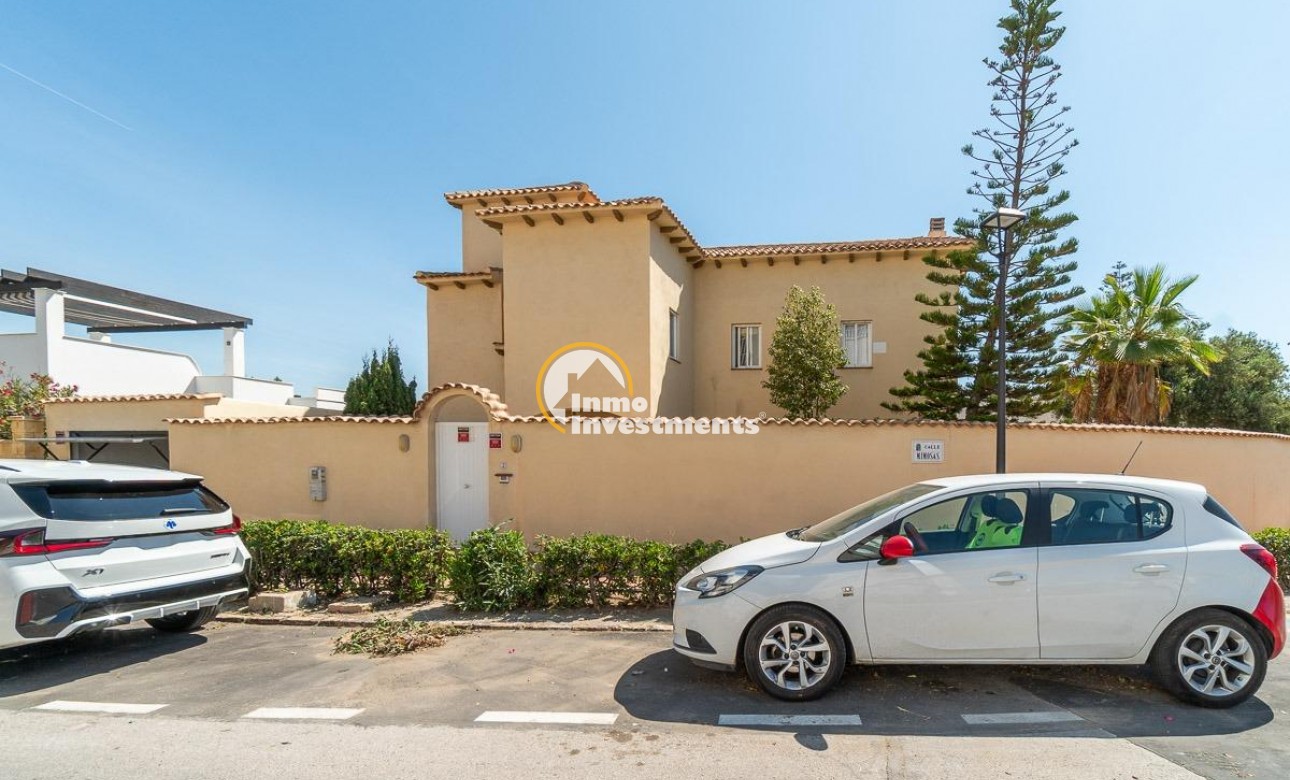 Resale - Villa - La Mata