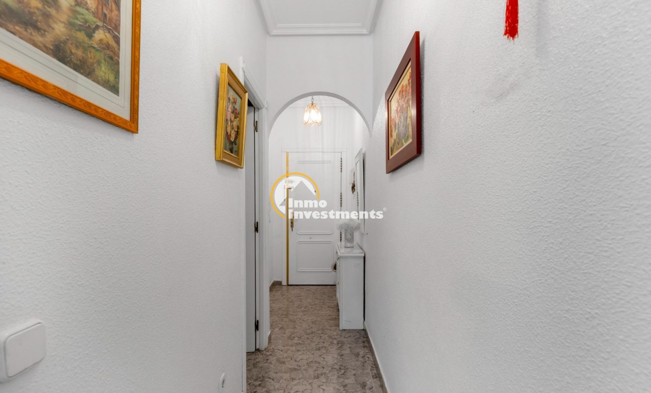 Resale - Apartment - Torrevieja - Centro - Muelle Pesquero