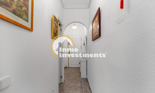 Resale - Apartment - Torrevieja - Centro - Muelle Pesquero