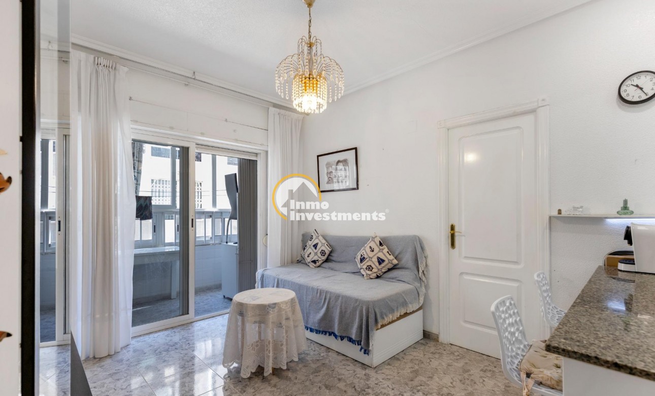 Resale - Apartment - Torrevieja - Centro - Muelle Pesquero