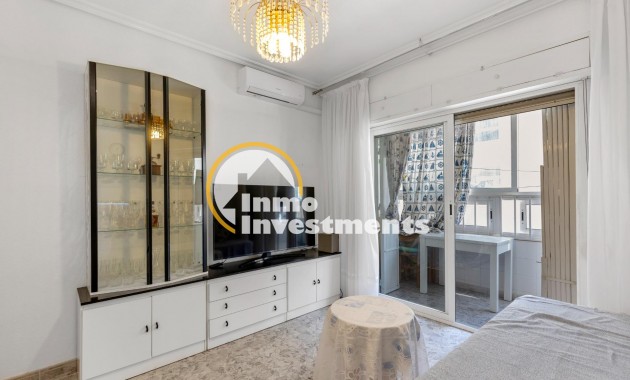 Resale - Apartment - Torrevieja - Centro - Muelle Pesquero