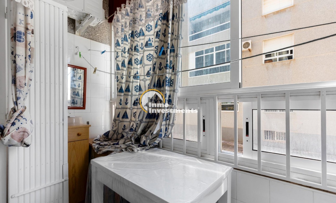 Resale - Apartment - Torrevieja - Centro - Muelle Pesquero