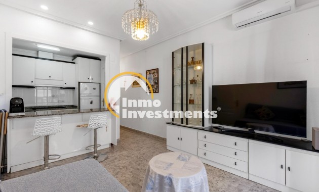 Resale - Apartment - Torrevieja - Centro - Muelle Pesquero