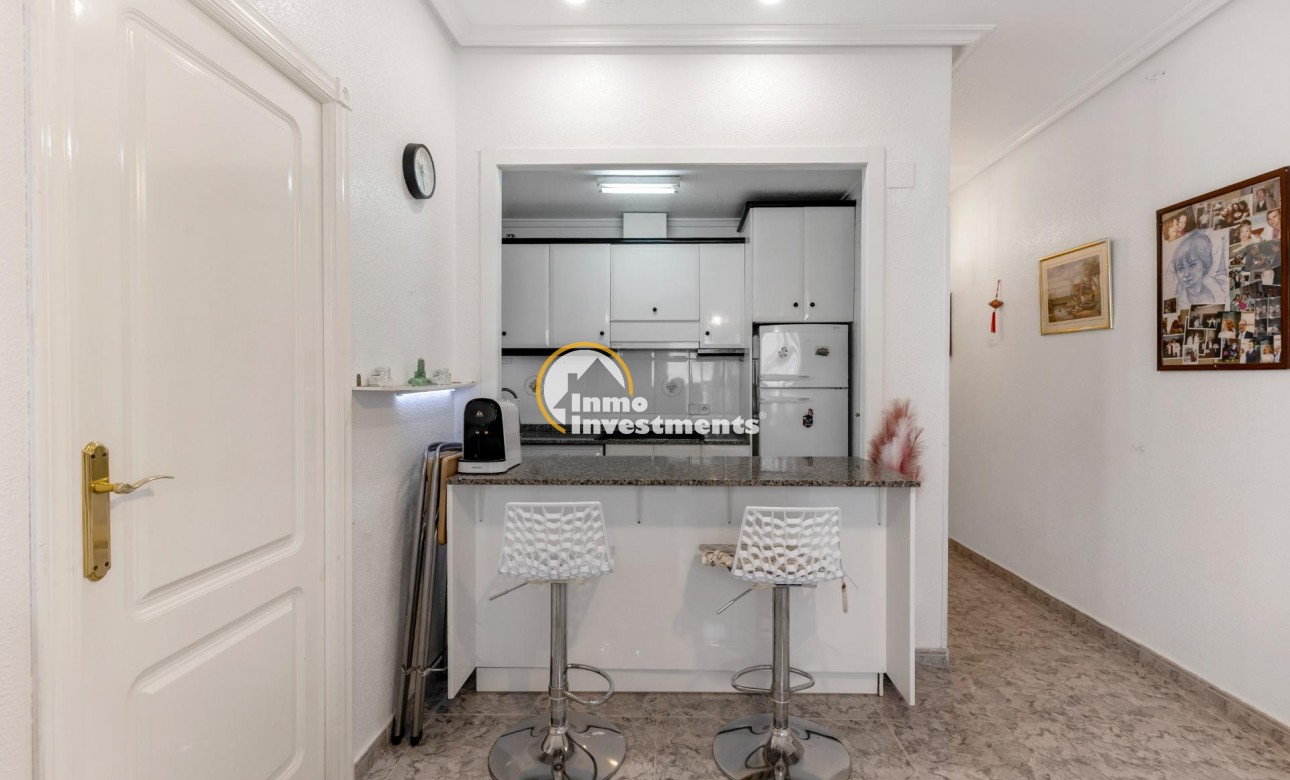 Resale - Apartment - Torrevieja - Centro - Muelle Pesquero