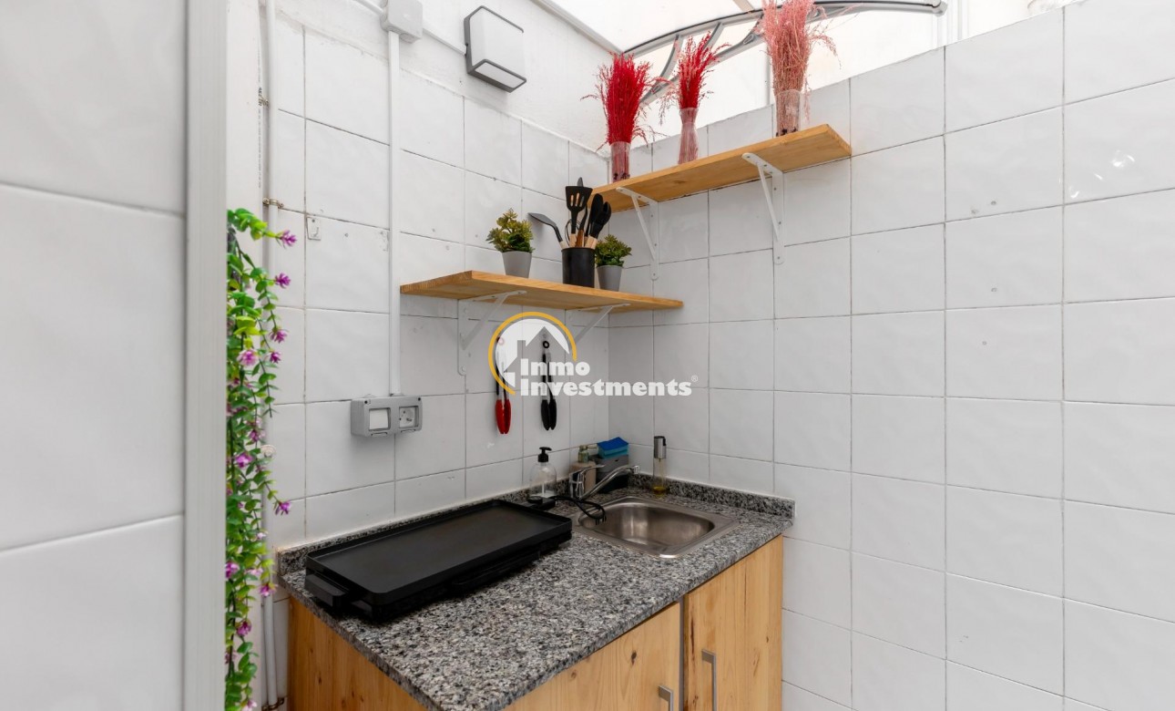 Resale - Apartment - Torrevieja - Centro - Muelle Pesquero