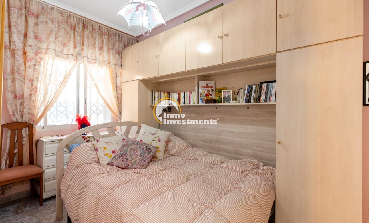 Resale - Apartment - Torrevieja - Centro - Muelle Pesquero