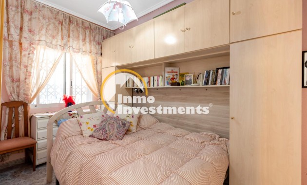 Resale - Apartment - Torrevieja - Centro - Muelle Pesquero