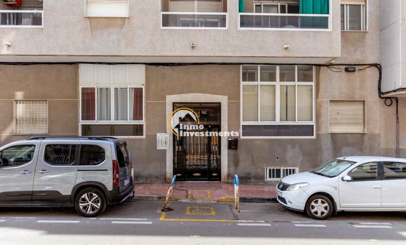 Resale - Apartment - Torrevieja - Centro - Muelle Pesquero