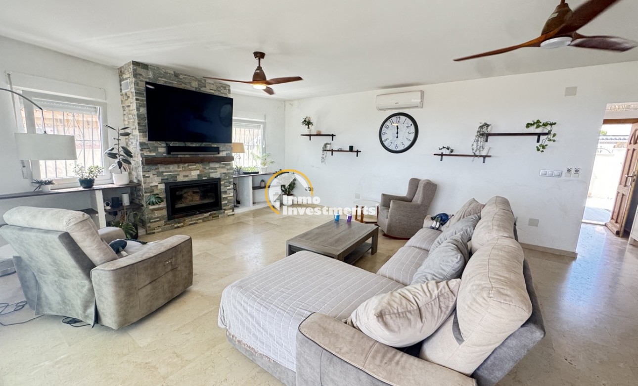 Resale - Villa - San Miguel de Salinas - Las Communicaciones