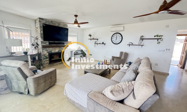 Resale - Villa - San Miguel de Salinas - Las Communicaciones